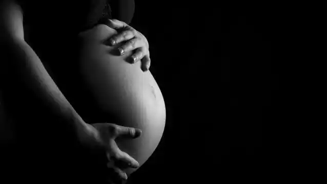 Creyó que estaba embarazada pero era un tumor de 5 kilos