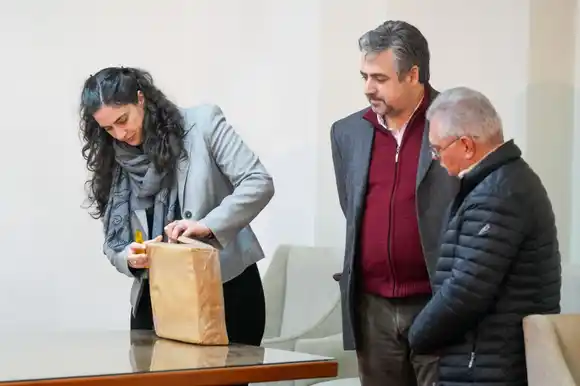 El ministro de Justicia y Seguridad encabezó realizó la apertura de sobres para la compra de body scanners