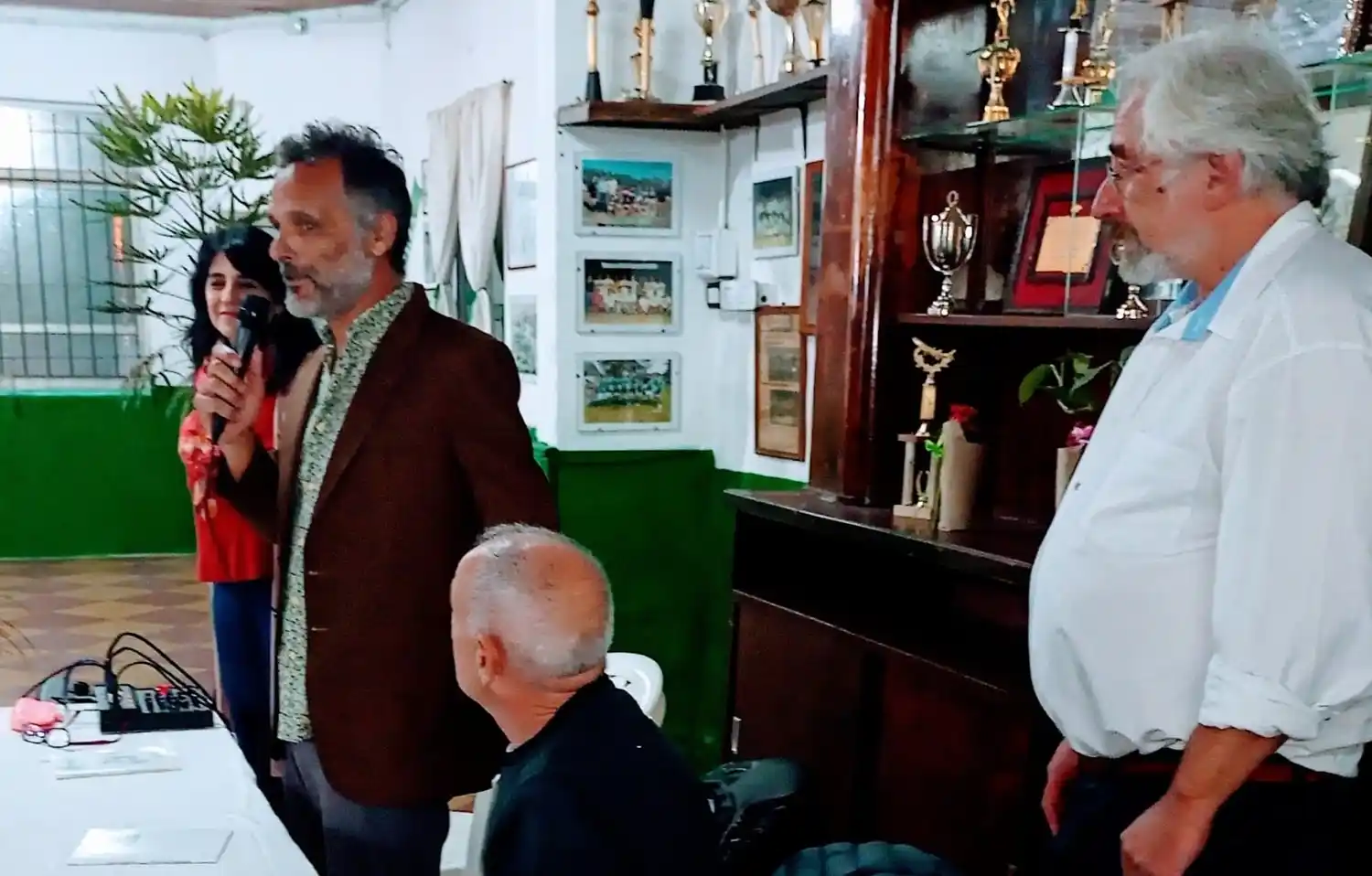 TEA + el libro de Tealdi