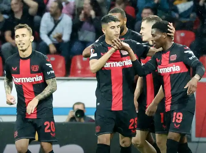 Palacios en acción ante Qarabag.