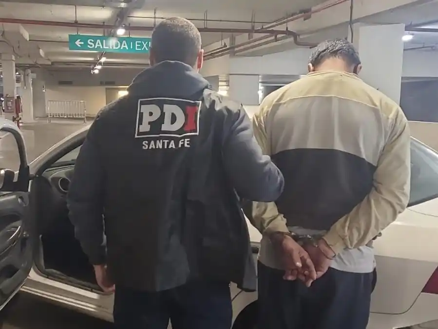 El momento de la detención en el Casino de Rosario.