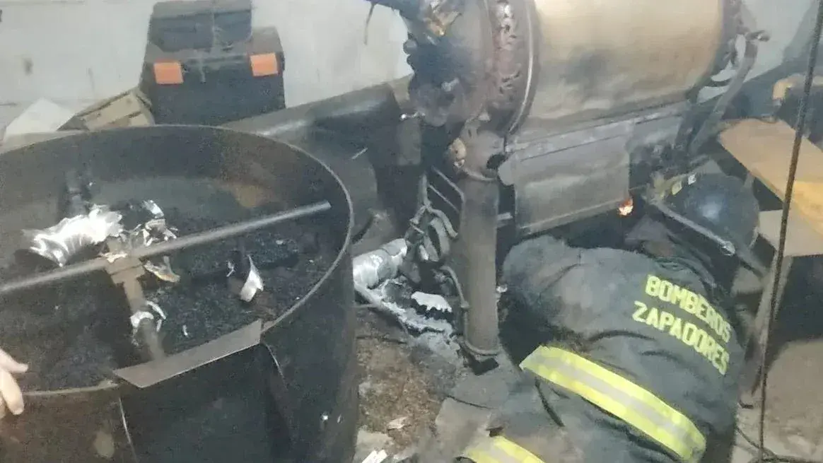 Bomberos sofocaron un incendio en un tostadero de café de barrio Candioti