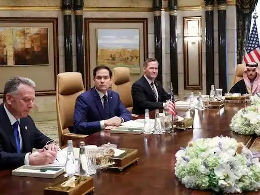 EEUU y Ucrania definen en Arabia Saudita una salida a la guerra en medio de las presiones para pactar con Rusia.