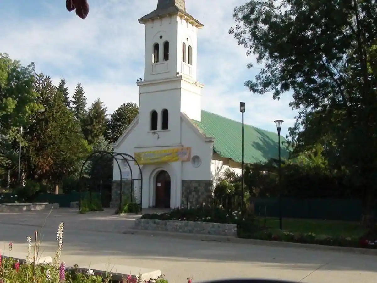 Un grupo Mapuche tomó una iglesia en El Bolsón