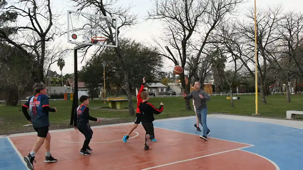 Barrio El Prado ya tiene su cancha de básquet 3x3
