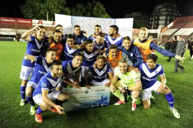 Huracán dominó el partido pero Vélez fue el que avanzó de ronda