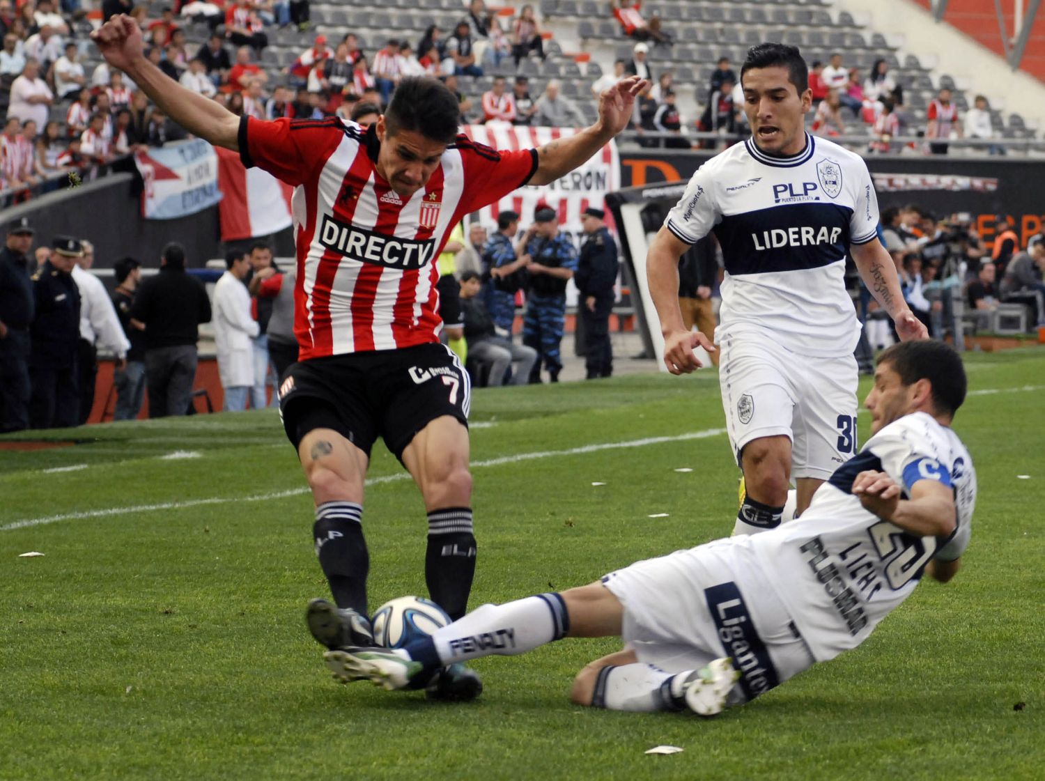 Estudiantes y Gimnasia empataron sin goles en el clásico platense