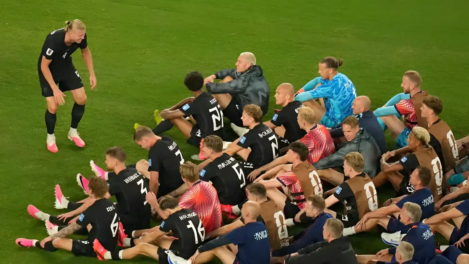 El trabajo en equipo triunfa: Comanda Haaland y Noruega deslumbra en la Copa del Mundo. Foto: AP
