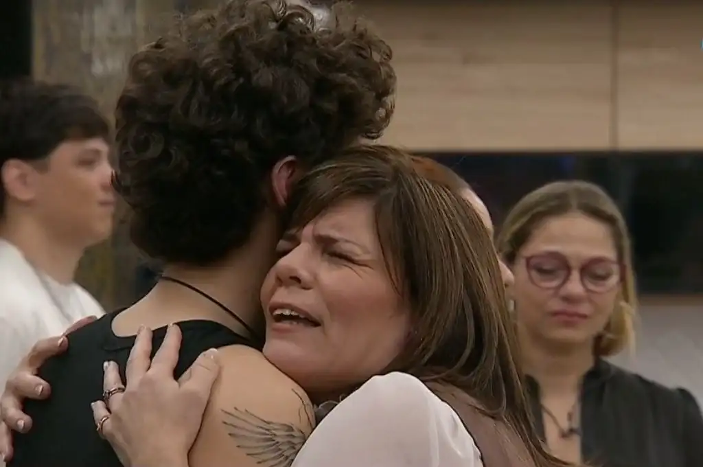 Emocionante encuentro de Juanicar con su madre