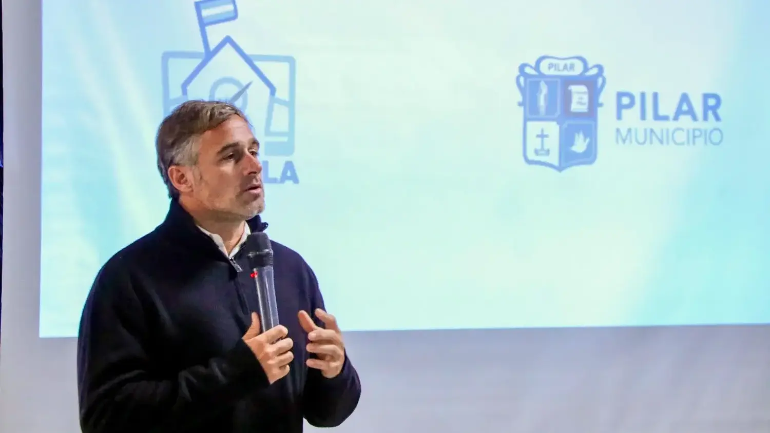 "Esta nueva herramienta permitirá abordar en red las problemáticas asociadas al ausentismo escolar", expuso Achával.