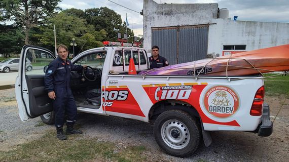 Bomberos Voluntarios de Gardey brindan asistencia en Bahía Blanca