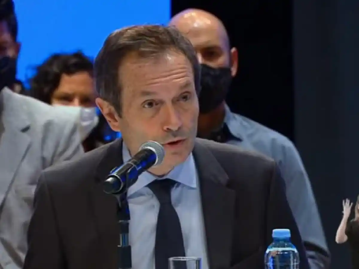 El Gobierno trabaja en un pacto para que las redes "dejen de intoxicar la democracia"