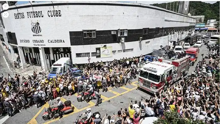 El adiós a Pelé: un velorio con 230 mil personas, Lula y polémica  por ausencias