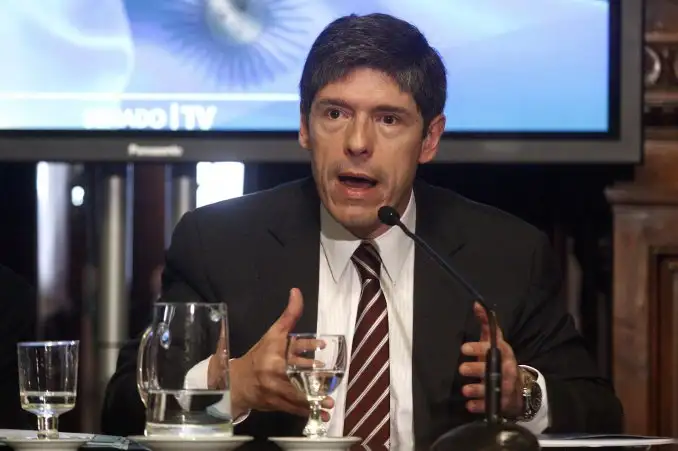 Abal Medina denunciará a Carrió: Dijo que estaba "pasado de drogas" en el Congreso