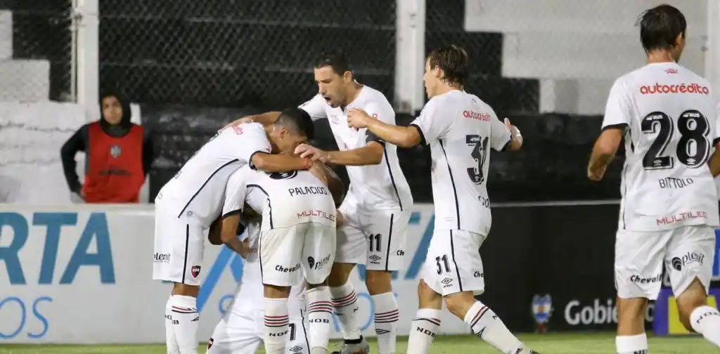 Newell’s lo definió en dos minutos ante Central Córdoba