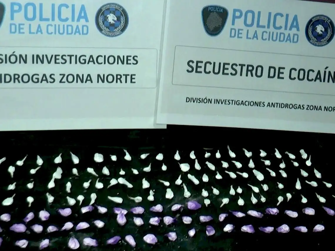 La policía porteña secuestro drogas en dos puntos de ventas.