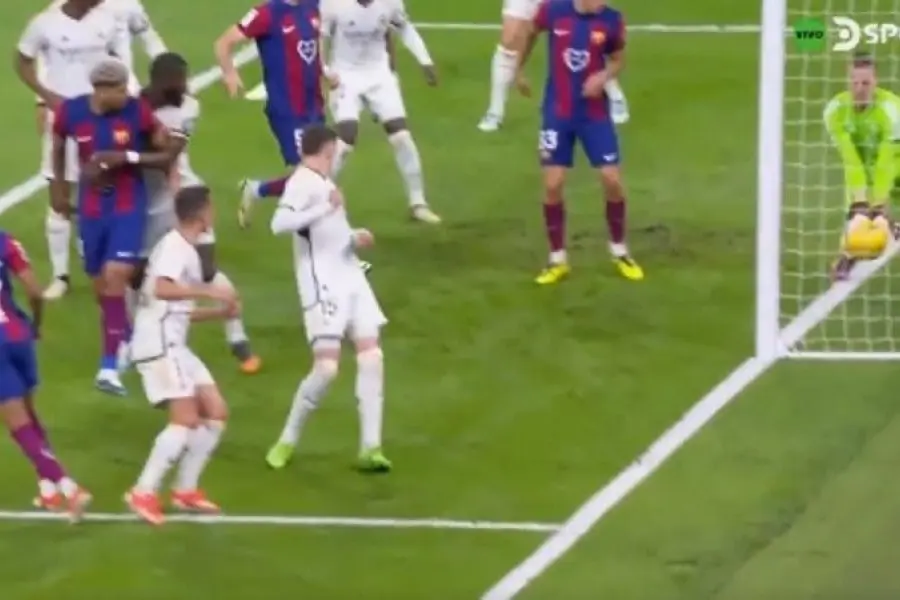Barcelona evalúa pedir la repetición del clásico contra Real Madrid por un polémico gol anulado