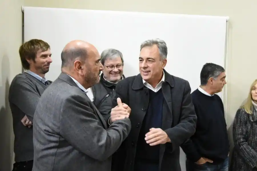 Castellano participó de la inauguración del nuevo edificio del gremio de docentes de la UTN