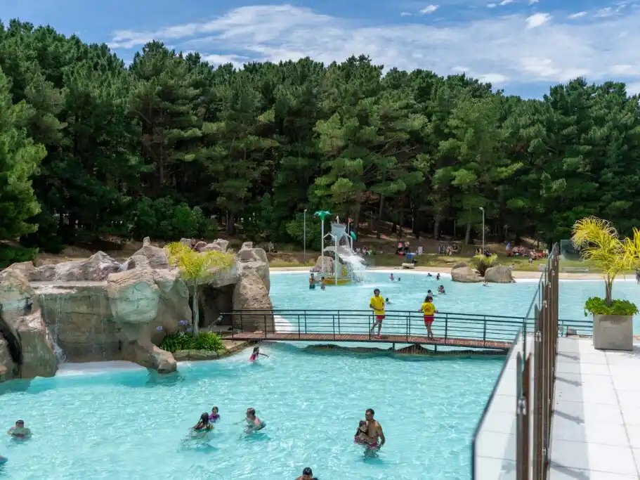 Una gran cantidad de visitantes fueron hasta el balneario –y especialmente al complejo- para participar de la apertura de la temporada