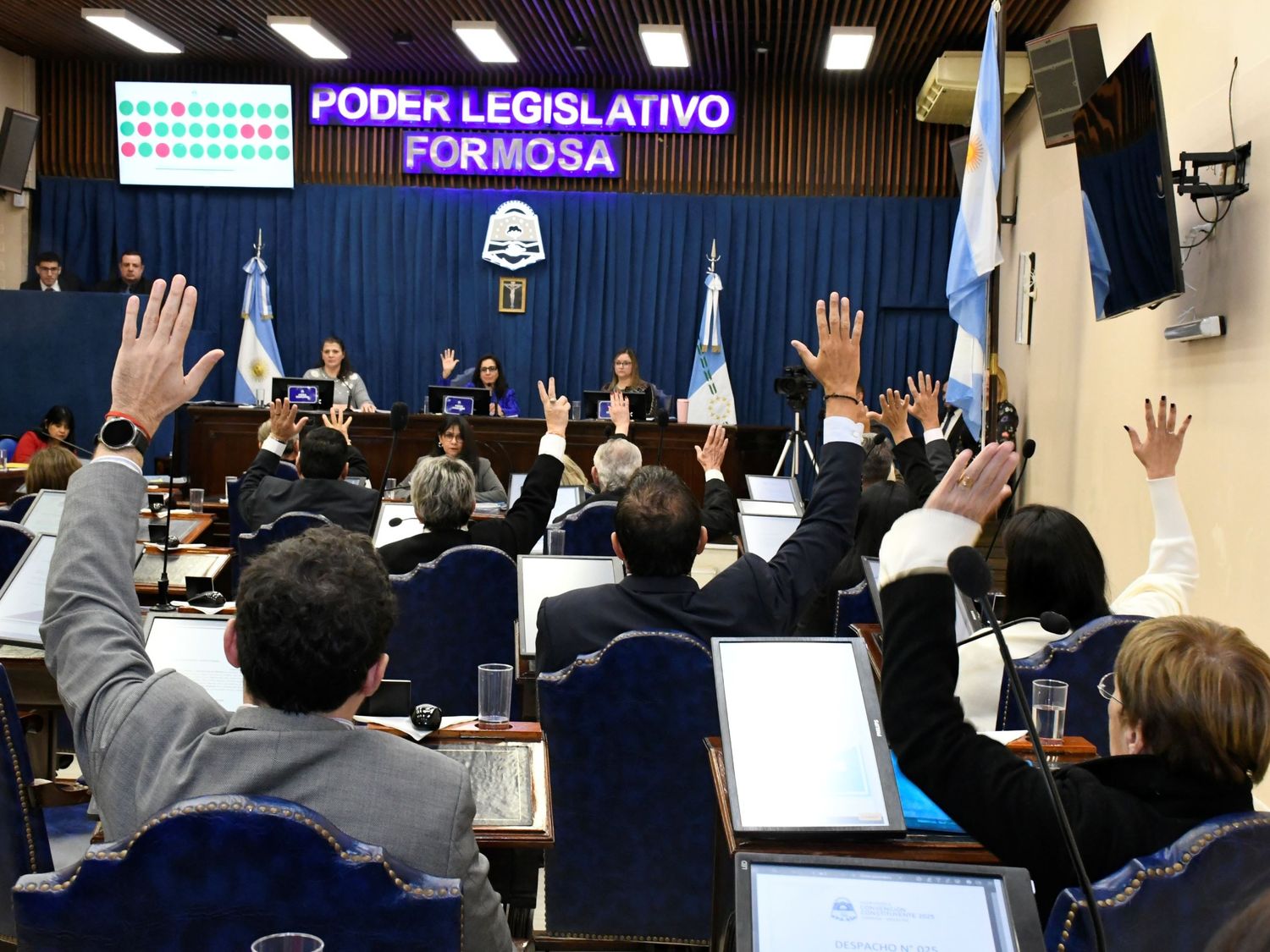 Nueva Constitución provincial: paridad de género, paz social, seguridad pública y partidos políticos