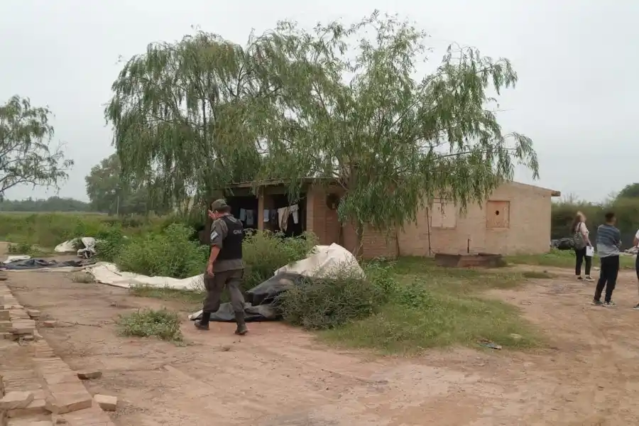 Gendarmería Nacional rescató a 7 personas que eran explotadas laboralmente en una ladrillera en Córdoba