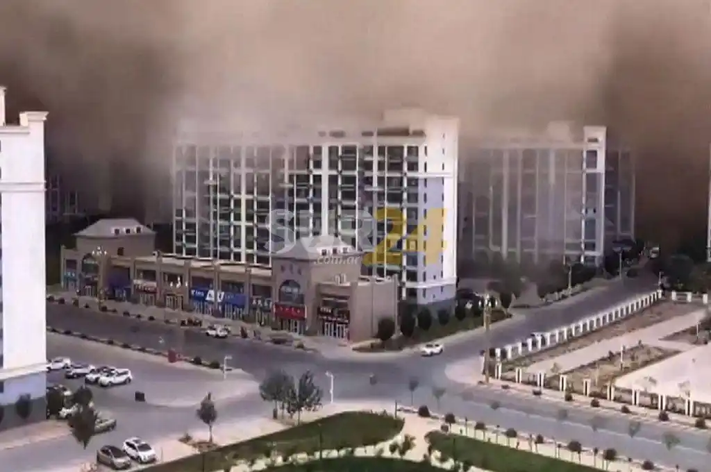 China: una tormenta de arena tapó por varios minutos a una ciudad