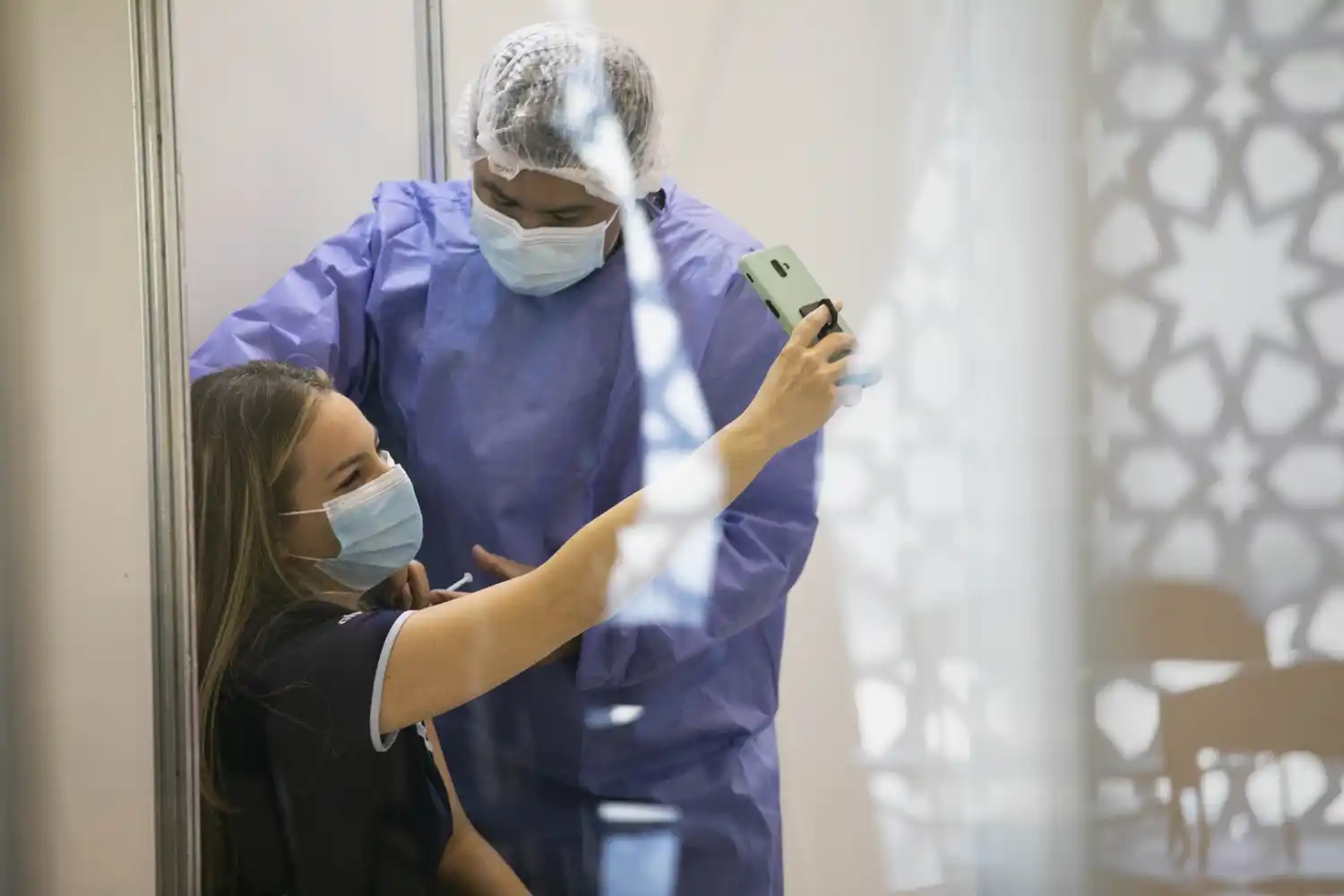 Llegaron más de 800.000 dosis de AstraZeneca donadas por el Gobierno español