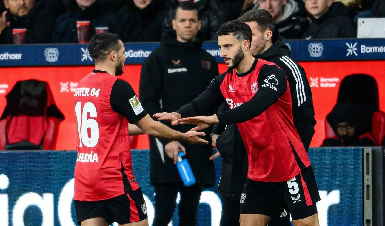 Emiliano Buendía debutó con el Leverkusen.