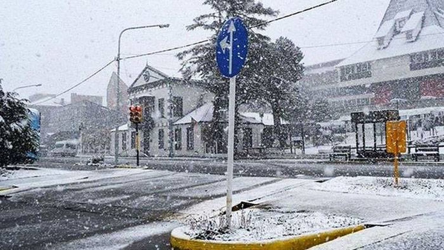 Una nevada cubrió de blanco  a Ushuaia en plena primavera