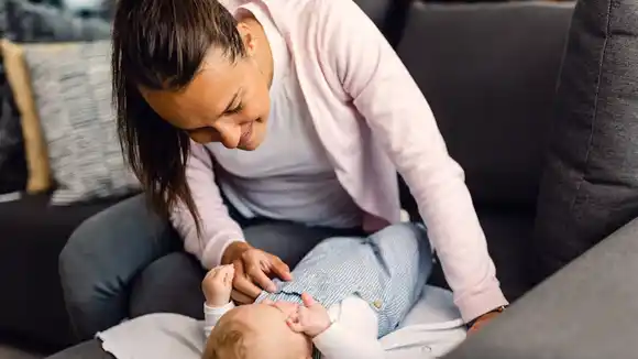 ¿Cuánto cobrarán las niñeras y los cuidadores de adultos mayores a partir de septiembre?