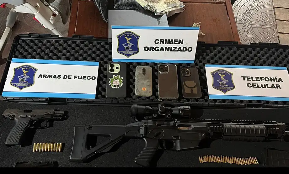 Parte de lo secuestrado a la organización que operaba desde cárceles de Batán.
