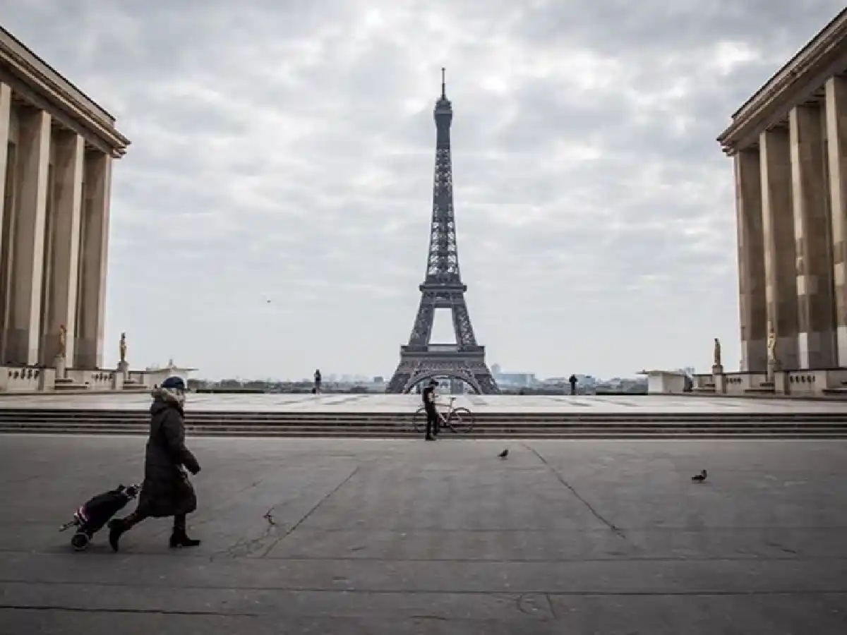Nuevo confinamiento de un mes en París y otras regiones por el rebrote del coronavirus