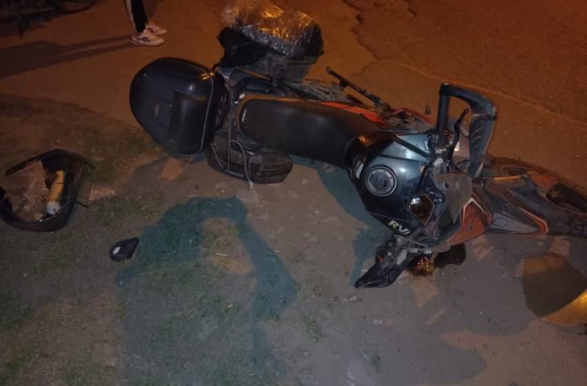 Iba en moto, chocó y se fracturó el tobillo: al auto lo secuestraron por no tener papeles