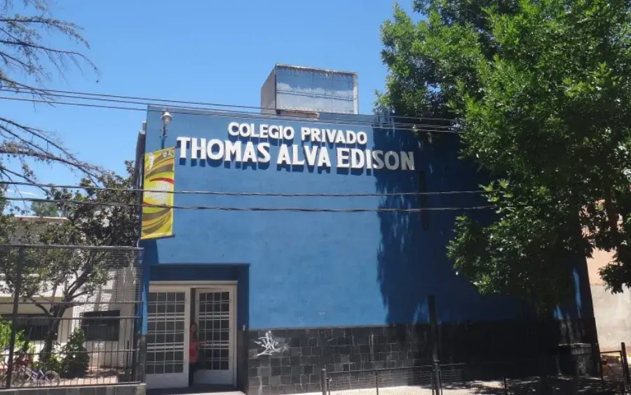 Colegio Thomas Alva Edison (Ituzaingó) - Fuente: Maps