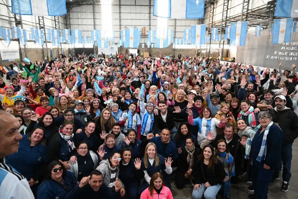 Más de 500 personas participaron de las tercera edición de "Siga el baile"