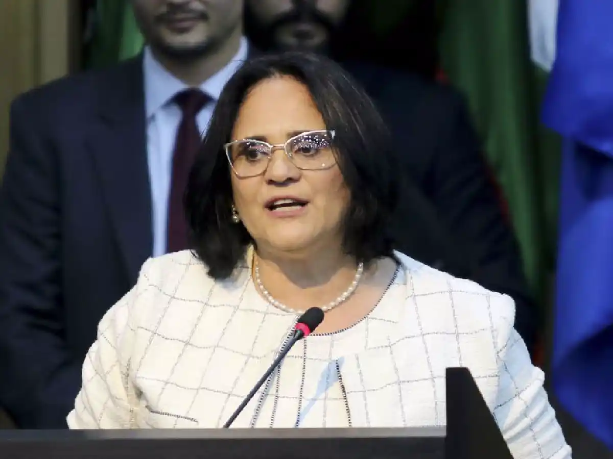 Niños de azul y niñas de rosa: ministra de Bolsonaro celebra "nueva era" en Brasil