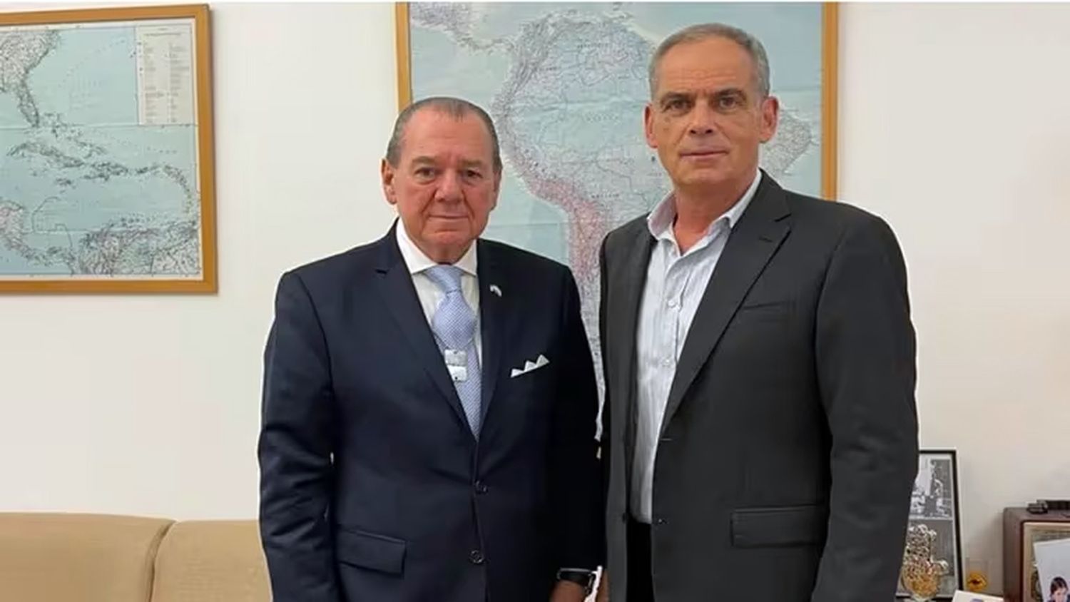 Junto a Jonathan Peled, jefe para América Latina, en el ministro de Relaciones Exteriores de Israel