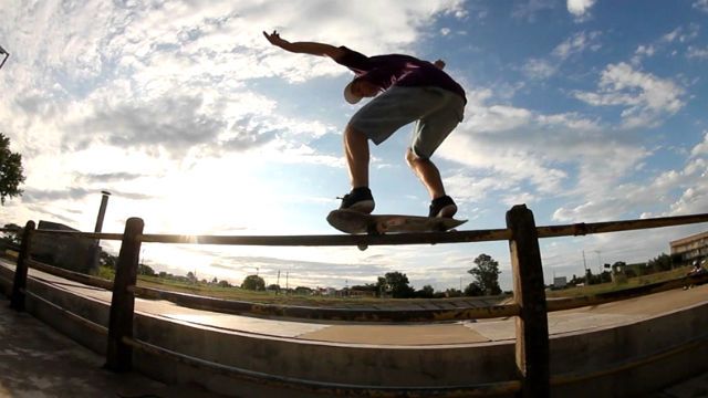 «Tomi Kallsten», las zapatillas con sello entrerriano