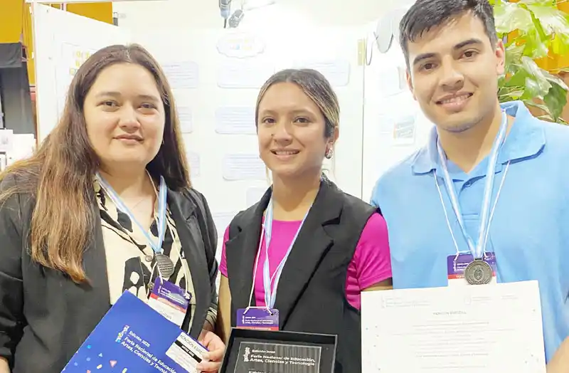Destacada participación de estudiantes en la fase matemática y artística de la Feria Nacional de Educación