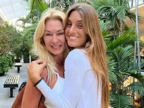 Yanina Latorre Lola Latorre