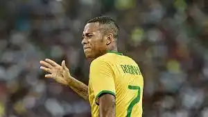 Robinho ya cumple la condena por violación