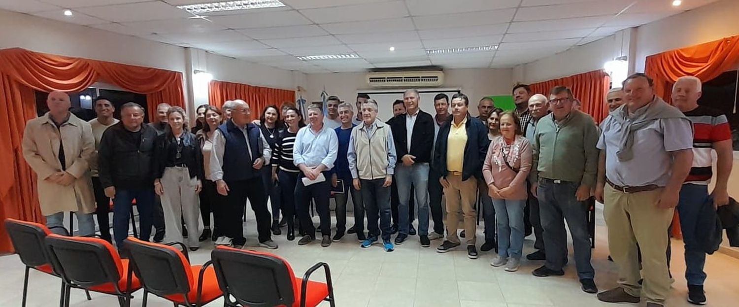 Reunión en María Grande: EPRE y comunas dialogan sobre el servicio eléctrico en la región