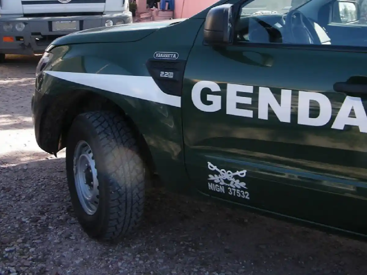 Detuvieron a 24 policías por distintos delitos en Santa Fe