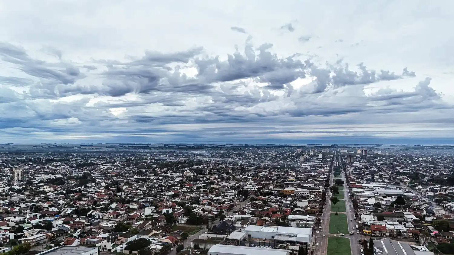 Después de la tormenta. Recién ayer a la tarde empezó a despejar la jornada, aunque todavía persistían las nubes negras