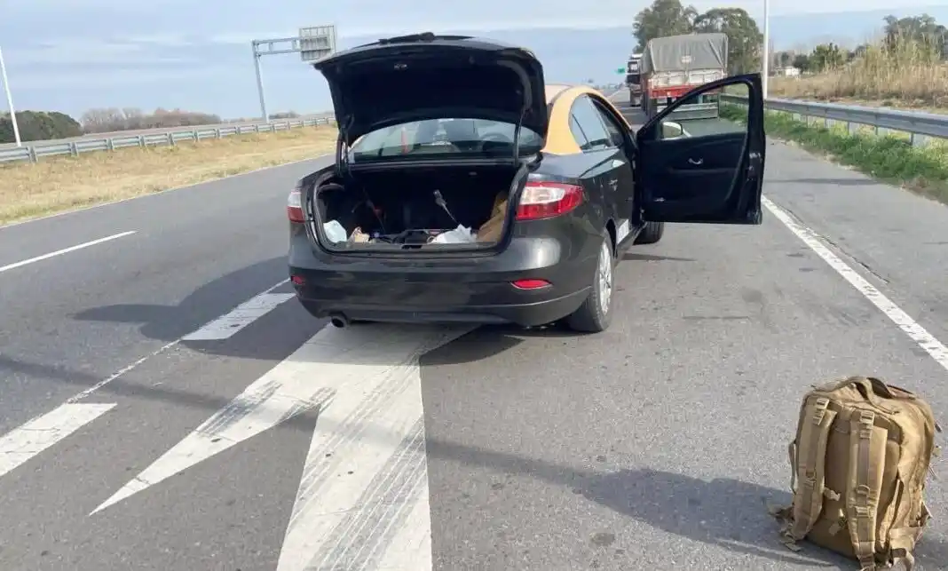 Detuvieron a un taxista con 26 kilos de cocaína sobre la ruta 7