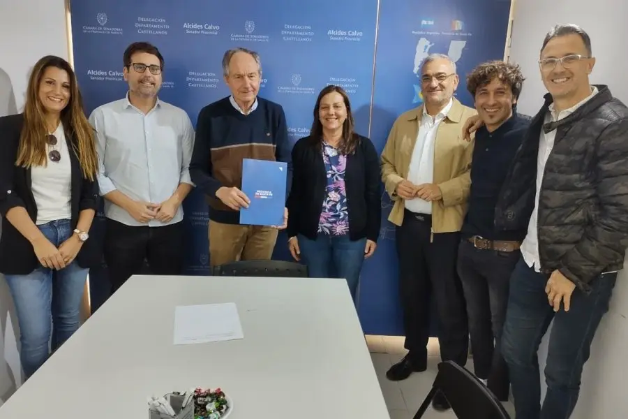 Nuevas redes cloacales: obras históricas para Sunchales y Angélica