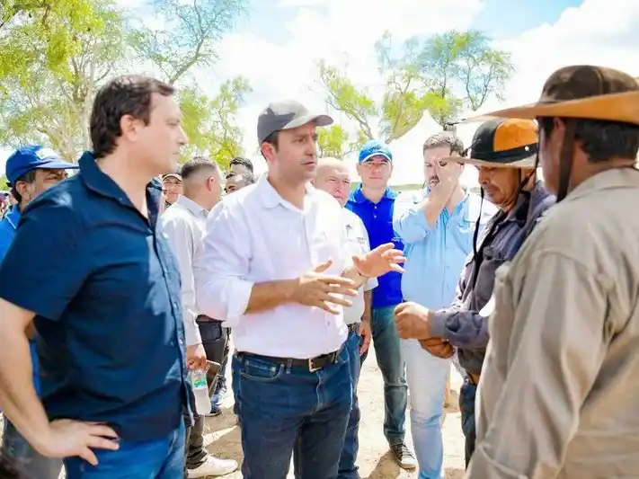 Eber Solís supervisó obras estratégicas de 
infraestructura vial e hídrica en Laguna Yema