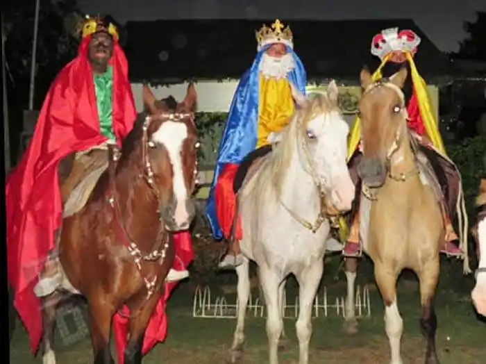 Los Reyes Magos  visitaron Charruarte