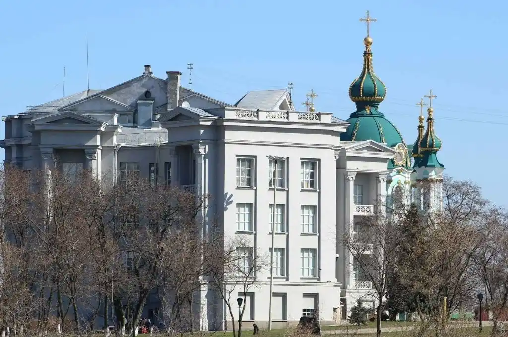 Los museos ucranianos buscan proteger su patrimonio cultural de los bombardeos