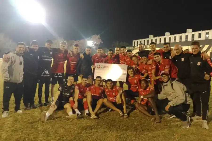 9 de Julio sigue en la Copa Santa Fe